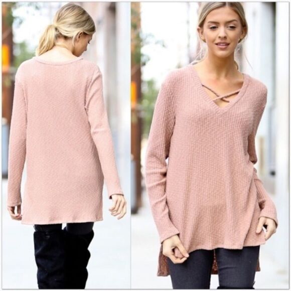 Blush Criss Cross V-Neck Top - Picture 4 of 7